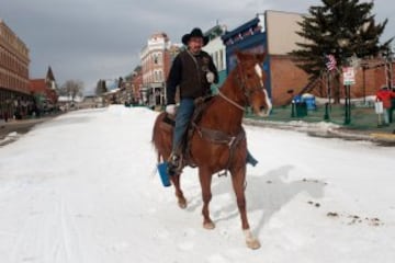 Este fin de semana se ha desarrollado en la calles de Leadville, Colorado; la 68 edición de la carrera anual de Skijoring 