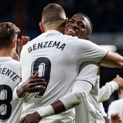 La afición pide a Lucas, Benzema y Vinicius en el Camp Nou