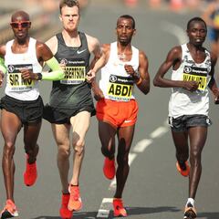 Mo Farah gana por quinta vez con récord de la prueba: 59:26