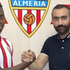El Almería oficializa la llegada de Appiah e inscribe a Peybernes