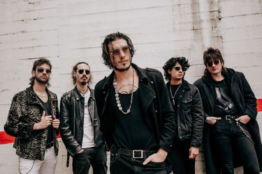 Ultraligera: historia de la música en cinco Rivieras 