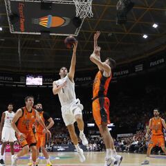 El Real Madrid se juega ante el Valencia el primer puesto