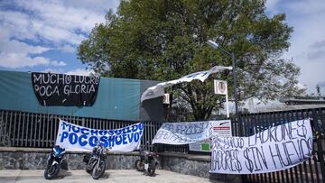 Afición de Pumas se manifestó en CU: "Directiva mercenaria"