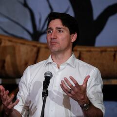 What have international leaders said about Roe v Wade being overturned?