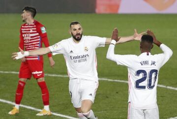 Benzema celebró así su gol.