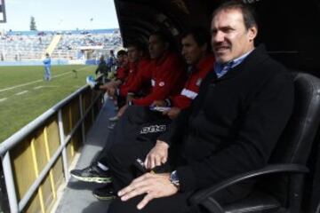 El Superman de la U salió campeón con los azules, pero en el cargo de entrenador dirigió a Temuco en Tercera División y a Curicó en Primera B sin grandes logros. Hoy conduce a Trasandino en Segunda División.