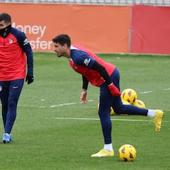 Giménez estará contra el Sevilla y apunta al once