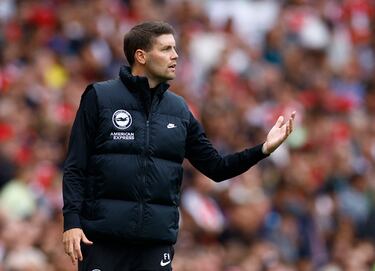 Pese al constante dominio que ejercía el Arsenal, el estratega del Brighton solicitó calma a sus jugadores y manejo de partido. 

Action Images via Reuters/Peter Cziborra 