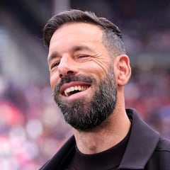 Van Nistelrooy visita a Pellegrini y el Betis: “A lo mejor entreno en España”