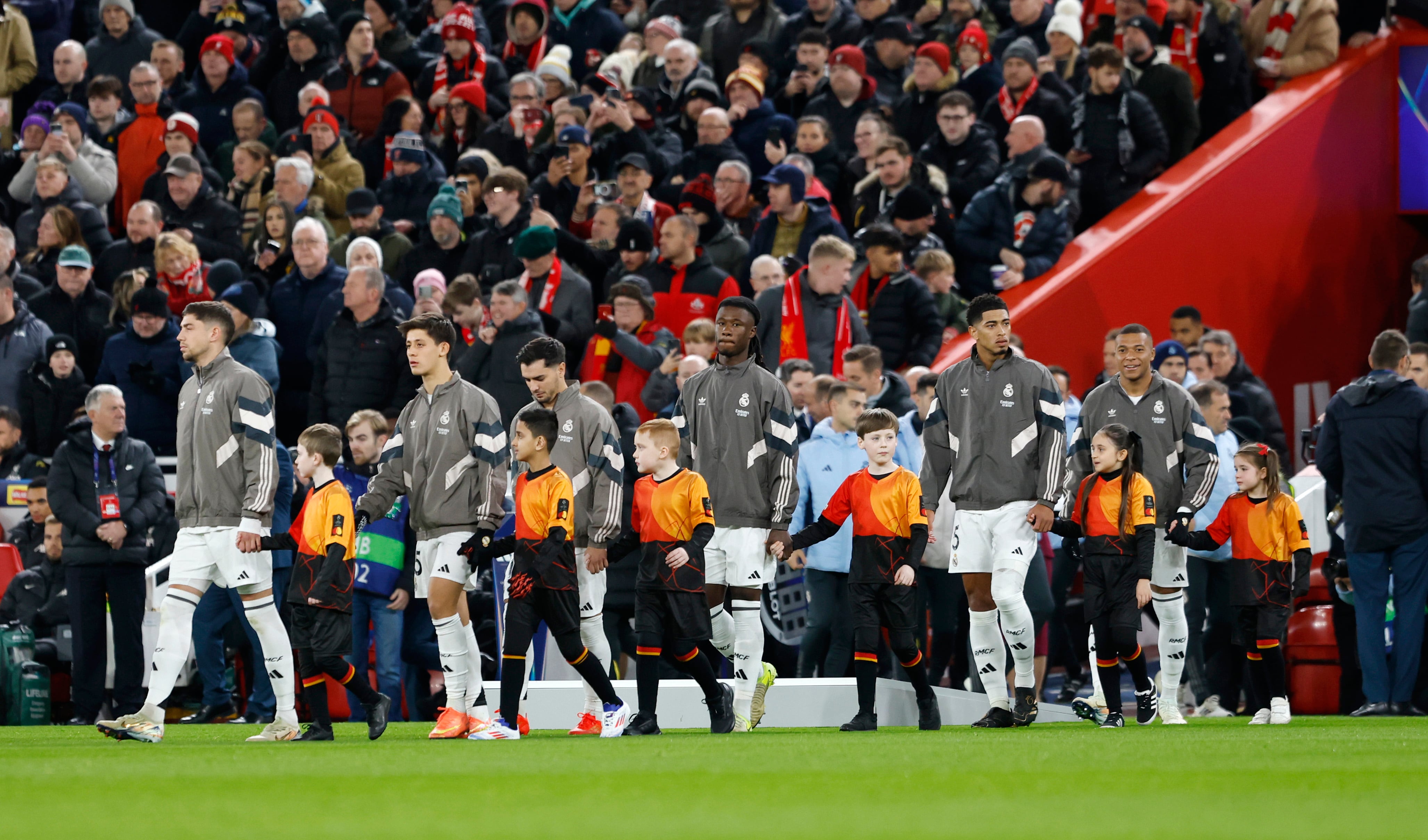 1x1 del Real Madrid en Anfield: Mbappé no fue ni Vini, ni Mbappé