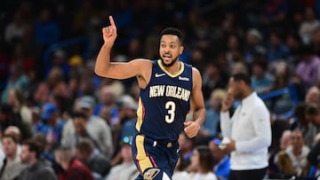 CJ McCollum #3 of the New Orleans Pelicans celebrates