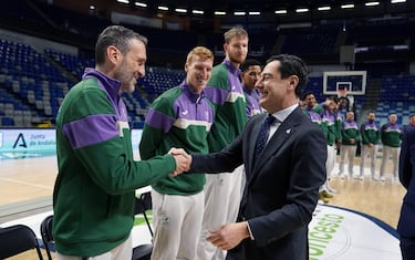 Juanma Moreno elogia al Unicaja: Es un equipo legendario