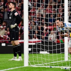 Aprobados y suspensos de la Real: Oyarzabal puso algo de luz