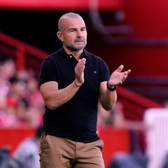 Paco López sólo tiene ojos para el pleno