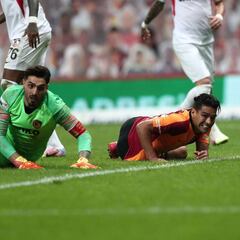 El Galatasaray sin delanteros tras una nueva lesión de Falcao