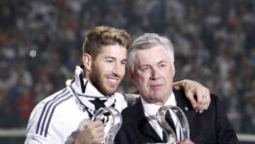 HISTÓRICO. Hace un año y un día Ancelotti se fotografío junto a Ramos con La Décima.