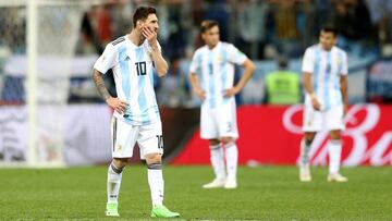 La albiceleste sucumbió ante Croacia en una segunda parte para olvidar, cuando la defensa encajó los tres goles y el ataque desapareció por completo.