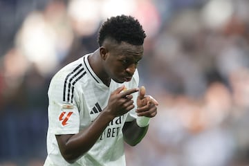 Vinicius celebra un gol a Osasuna.