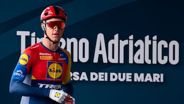 Jonathan Milan, en una salida de Tirreno-Adriático.