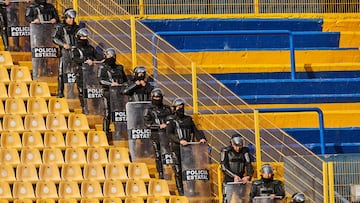 Police during the game Tigres UANL vs Monterrey, corresponding to Round 12 of the Torneo Clausura 2023 "Clasico Regio" of the Liga BBVA MX, at Universitario Stadium, on March 18, 2023.
<br><br>
Policias durante el partido Tigres UANL vs Monterrey, Correspondiente a la Jornada 12 del Torneo Clausura 2023 "Clasico Regio" de la Liga BBVA MX, en el Estadio Universitario, el 18 de Marzo de 2023.