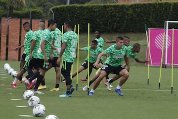 Atlético Nacional entrenó pensando en el partido frente al Independiente Medellín por la décima fecha de la Liga Águila. EL 'clásico paisa' se disputará el sábado a las 3:15 p.m. 