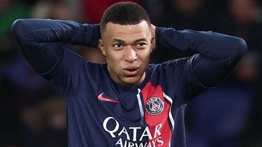 Paris Saint-Germain's French forward #07 Kylian Mbappe reacts during the French Champions' Trophy (Trophee des Champions) football match between Paris Saint-Germain (PSG) and Toulouse FC at the Parc des Princes stadium in Paris on January 3, 2024. (Photo by FRANCK FIFE / AFP)