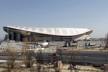 Obras de acondicionamiento del exterior del Estadio.