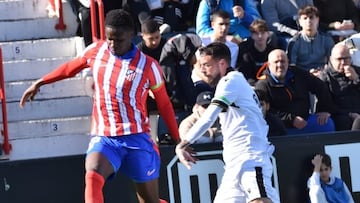 Dani Aquino penaliza las malas acciones defensivas del Atleti B