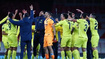 Soccer Football - Europa League - Semi Final Second Leg - Arsenal v Villarreal - Emirates Stadium, London, Britain - May 6, 2021 Villarreal players celebrate after the match REUTERS/Hannah Mckay