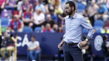 El Alav¨¦s quiere a Mach¨ªn