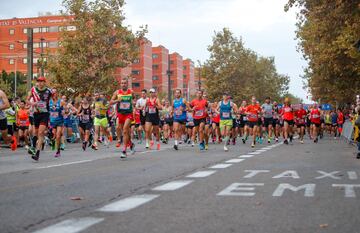 La carrera popular de la Media Maratón Valencia Trinidad Alfonso Zurich 2022,   congregó cifras de récord, gracias a sus 20.000 participantes.