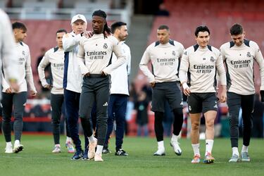 Carlos Ancelotti con Camavinga.