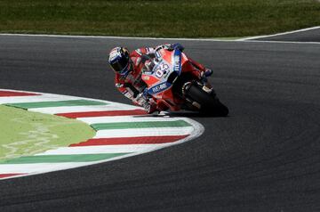 Más de lo mismo. Una combinación explosiva: un piloto valiente como Dovi, una moto de elevadisímas prestaciones (también por su aerodinámica) y el espectacular escenario que representa Mugello. El resultado fue superar de nuevo los 256 km/h, esta vez en los entrenamientos.