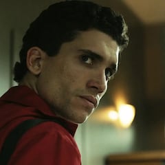 Jaime Lorente, padre por primera vez con una compañera de 'La casa de papel'