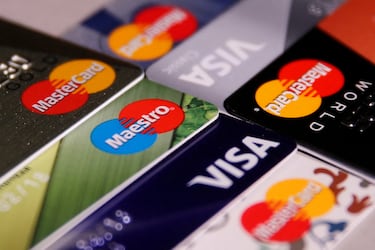 El duro aviso del SAT a los clientes de estos importantes bancos: algunas tarjetas de crédito estarían en riesgo