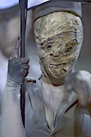 Algunas apariciones monstruosas también acudieron.