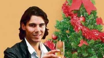 <b>EL MEJOR DE LOS MEJORES, EN NAVIDAD. </b>Rafa Nadal brinda en casa. El mejor es un chico de 22 años.
