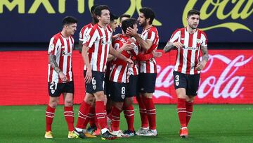 CADIZ, SPAIN - FEBRUARY 15: Unai Lopez of Athletic Bilbao celebrates with teammates after scoring their team's second goal during the La Liga Santander match between Cadiz CF and Athletic Club at Estadio Ramon de Carranza on February 15, 2021 in Cad
