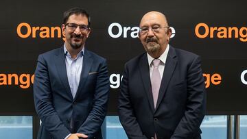 El director general del Negocio Residencial de Orange, Diego Mart¨ªnez, y el presidente de la RFET Miguel D¨ªaz.
