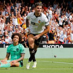 La derrota del Atlético de Madrid ante el Valencia en imágenes