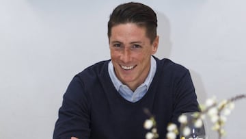 Fernando Torres de visita en la redacción de As.