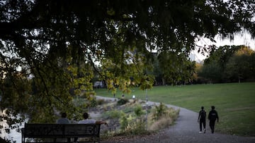Portland residents are fans of new googly eye trend: “This town is getting to be so stuffy. Let’s have fun!”