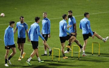 Los jugadores del Athletic, en el entrenamiento de ayer.