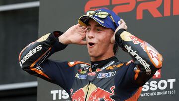 Pedro Acosta en el podio del esprint de Austria.