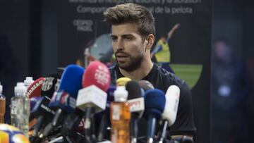 PIQUE EN LA INAUGURACI&Oacute;N PISTA DE PADEL EN RUBI EMPRESA VISASPORT.