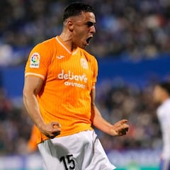 Rubén Pulido firma por el Huesca hasta el 2025