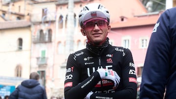 TAGLIACOZZO (Italy), 12/03/2026.- Isaac Del Toro of the UAE Emirates team before the start of the fourth stage, from Tagliacozzo to Martinsicuro, 213 km, of the 61st edition of the Tirreno-Adriatico, 12 March 2026. (Ciclismo, Italia) EFE/EPA/ROBERTO BETTINI
