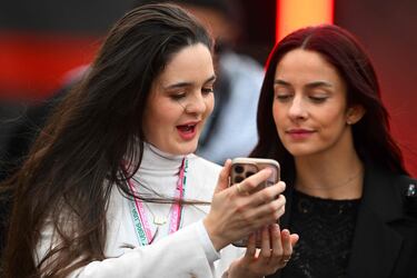 Abbi Pulling, piloto de automovilismo británica, y Marta García, piloto de automovilismo española.
