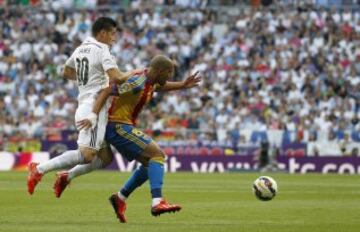 James, peligroso en la pelota quieta y mostró sacrificio