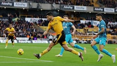 Raúl Jiménez back to his best in Wolves’ victory over Tottenham